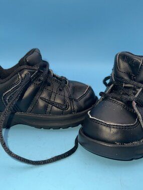 Nike Little VXT III Boy’s Black Sneakers 315556-002 Size 5C Youth Kids Boys